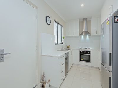 4/7 Mahlberg Avenue, Woodlands