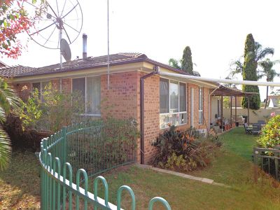 6 Teak Cl, Bossley Park