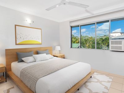 8 / 347 Lake Street, Cairns North