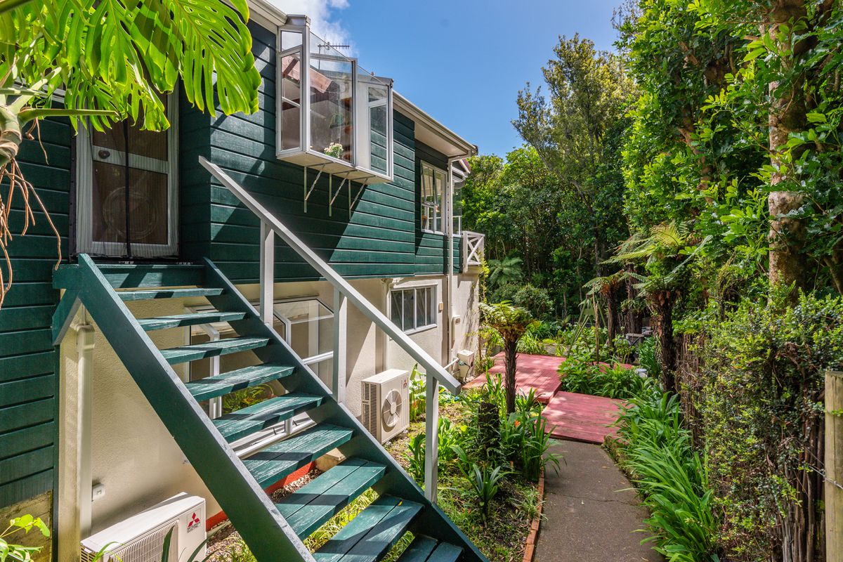 15B Kakariki Grove, Waikanae