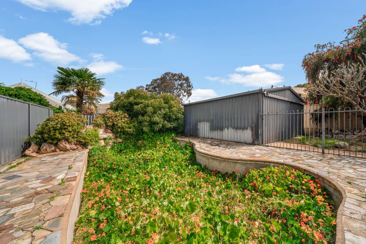 18 Armadale Road, Rivervale