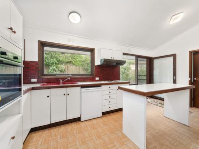 12 Tavistock Road, Frankston South
