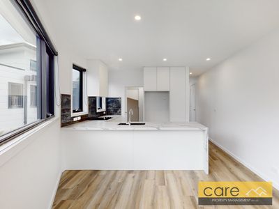 2 / 5 Maple Court, Doveton