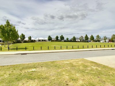 10 Whinhill Loop , Baldivis