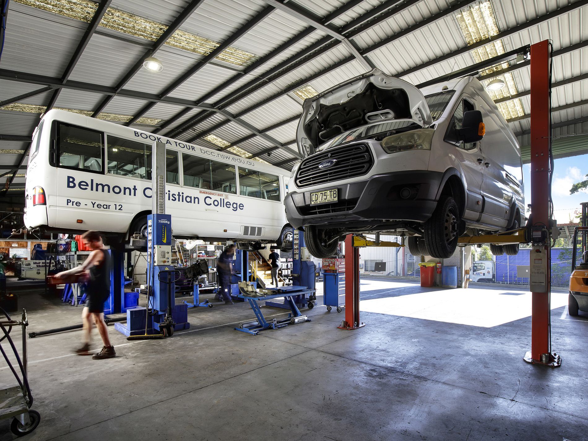 M & F Mobile Truck Repairs Comelli Commercial