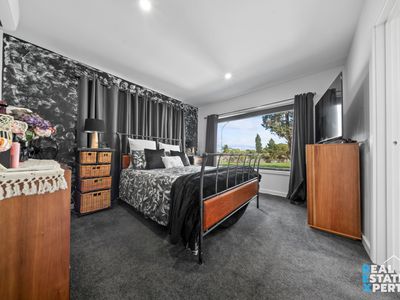 8 Success Place, Hampton Park