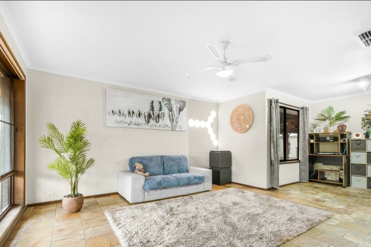 12 Currumbin Avenue, Blakeview