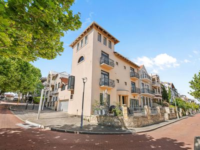 56 Henry Lawson Walk, East Perth