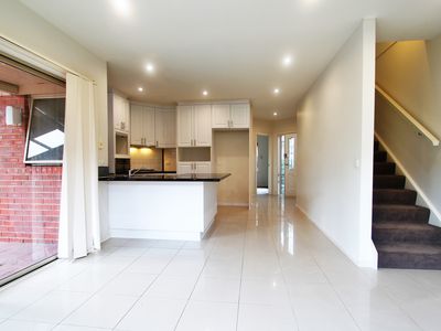2 / 108 Haughton Road, Oakleigh