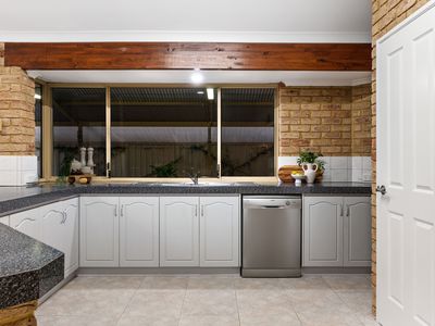 10 Turquoise Court, Forrestfield