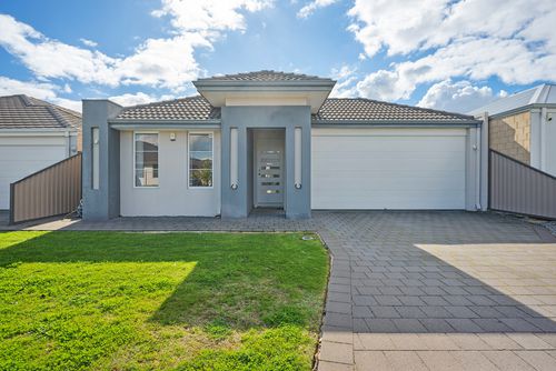 26 Calvera Gardens, Piara Waters