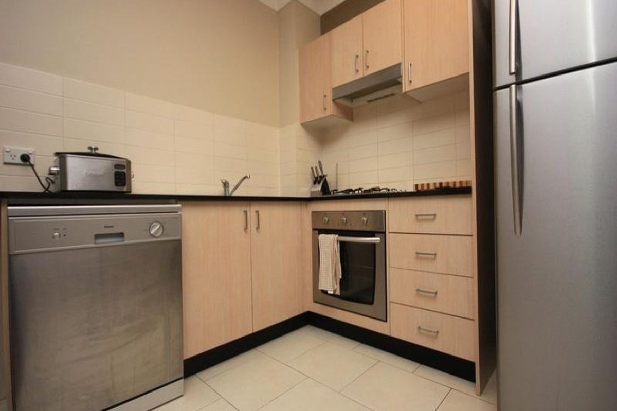 9 / 19-27 Eastbourne Road, Homebush West