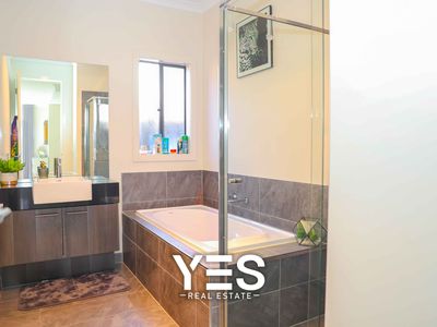 13 Earhart Street, Pakenham