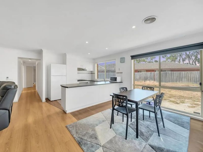 33 Charlotte Crescent, Wyndham Vale, Wyndham Vale - Thumbnail 3