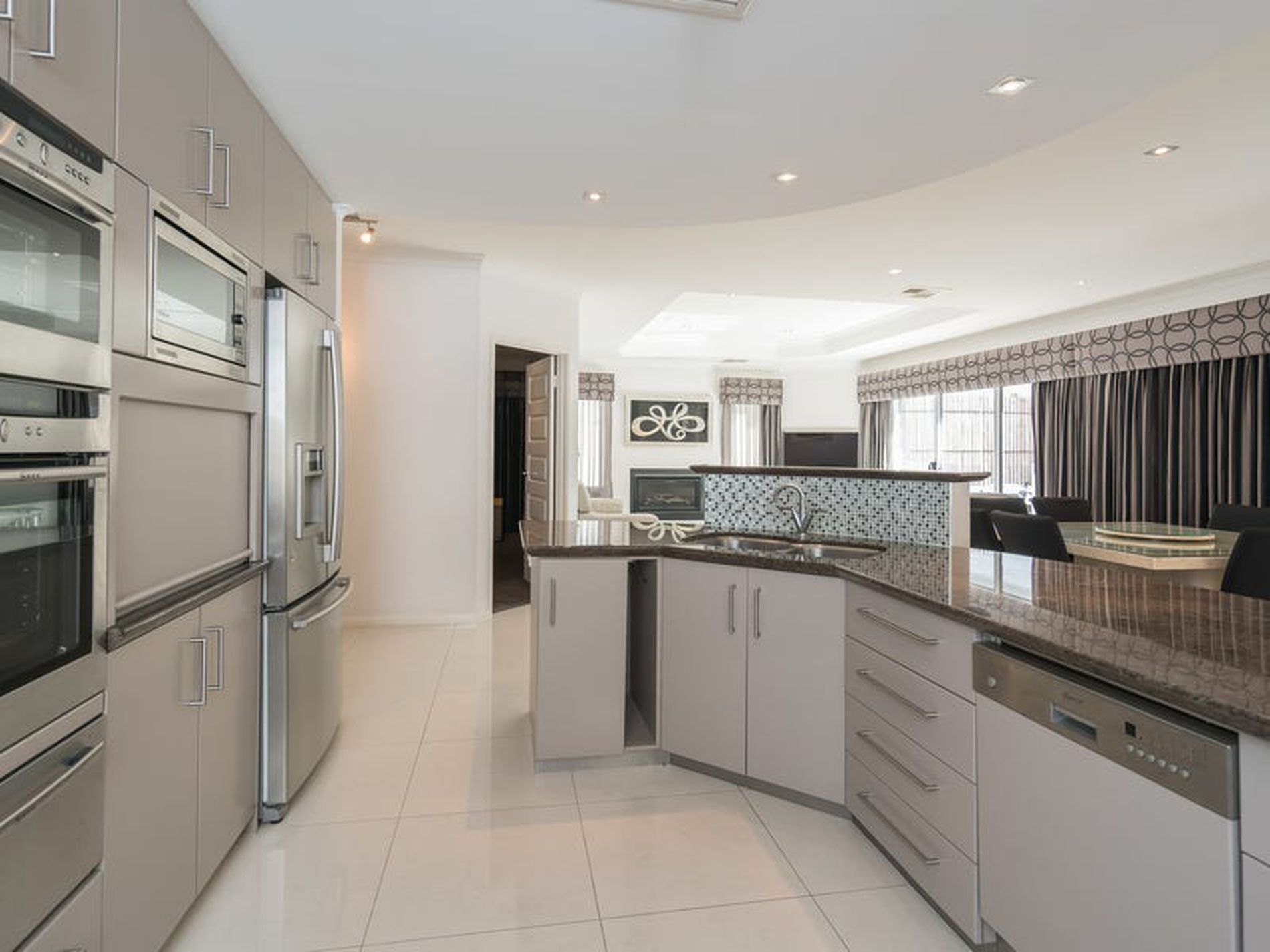 50 Maldives Drive, Hillarys