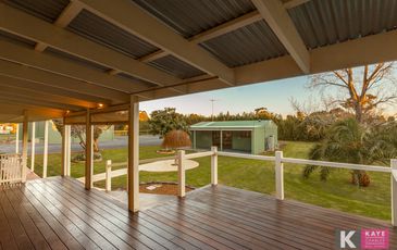 18 Dee Wy Road, Narre Warren South