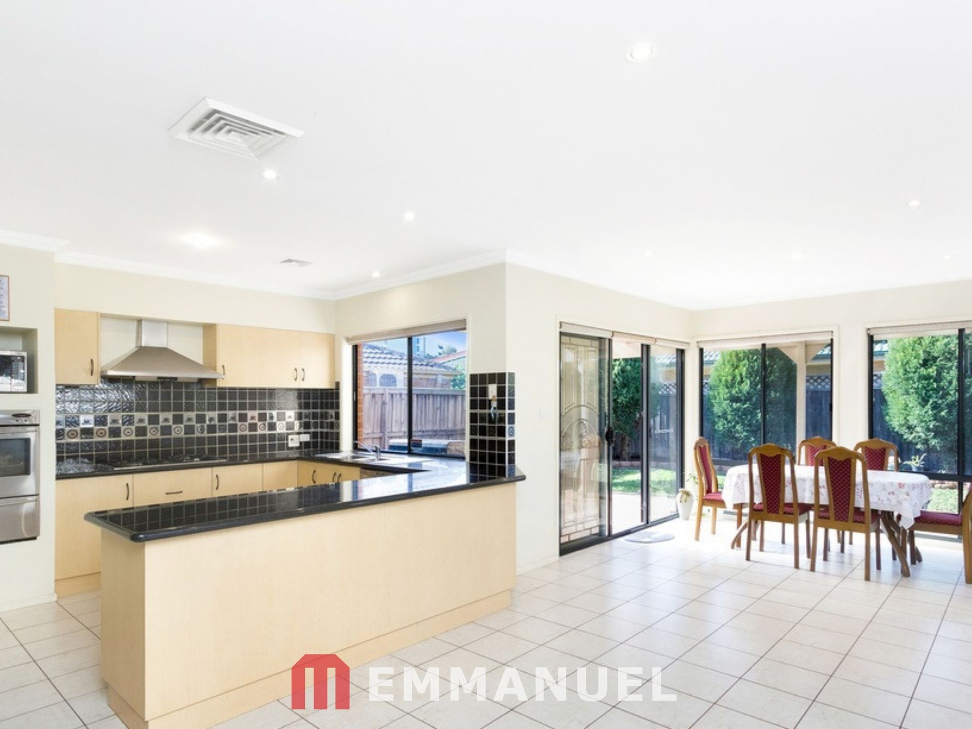 15 Charlie Yankos Street, Glenwood