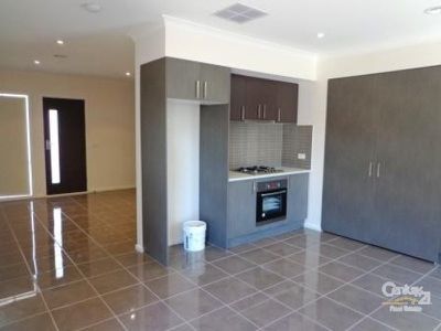 3 / 26 Beckington Crescent, Hampton Park