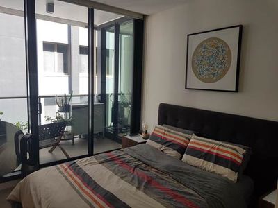 605 / 70 Queens Road, Melbourne