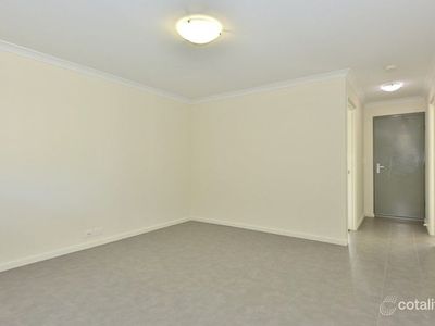 2 / 4 Balfour Road, Swan View
