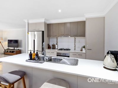 8 St Marys Cl, Doolandella