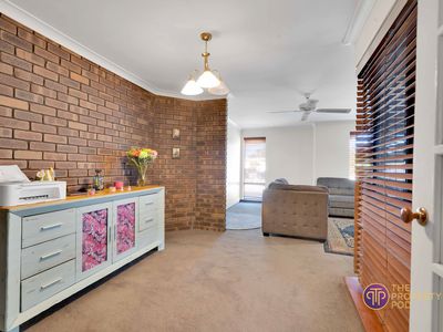 17 Fountain Way, Huntingdale