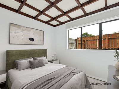 1 / 1 Windlesham Place, Wakefield