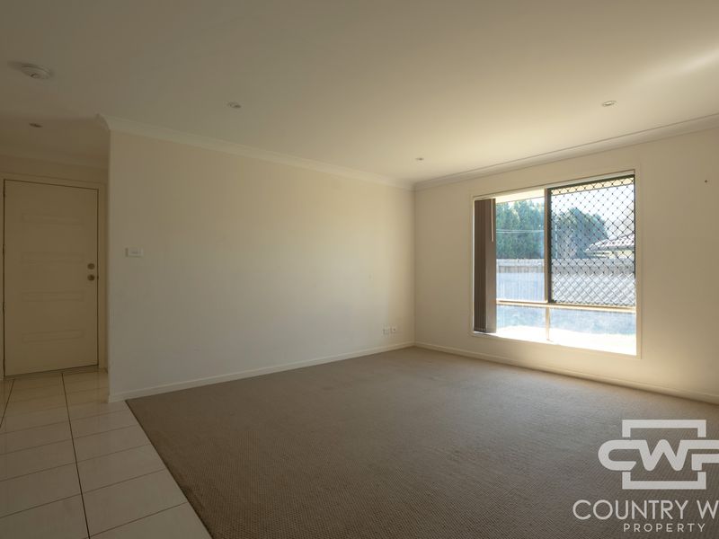 48 Manse Street, Guyra