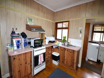 24 Lakeside Avenue , Mount Beauty