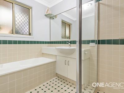 17 Norfolk St, Forest Lake