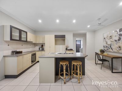 15 Greentree Circuit, Bushland Beach