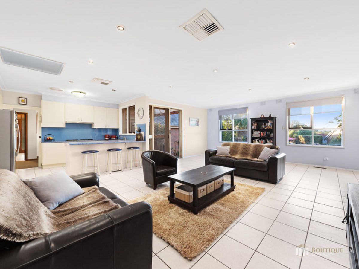 32 Somerset Drive, Dandenong North