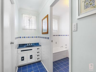 42 Christopher Crescent, Lake Haven