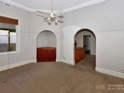 9 Henry Street, Horsham