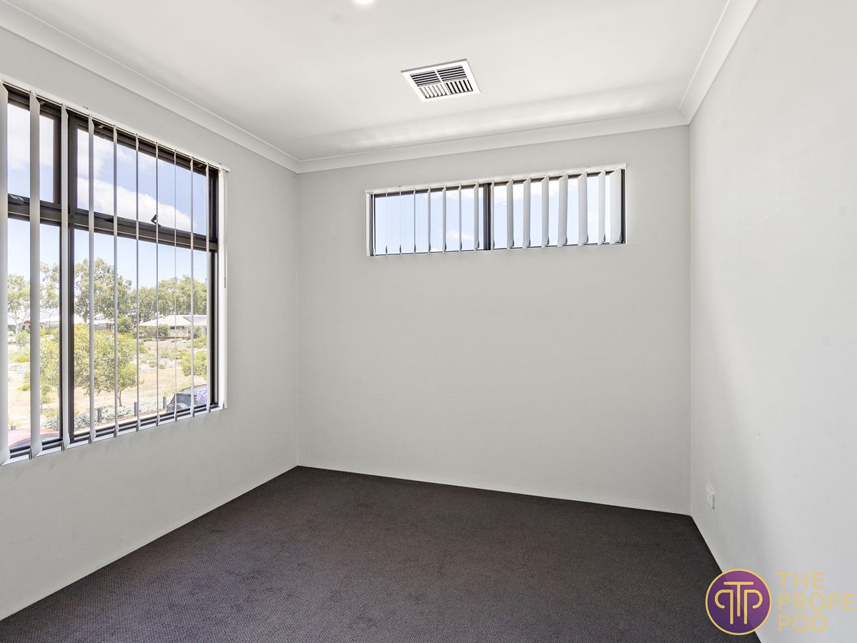 12 Anzac Crescent, Byford