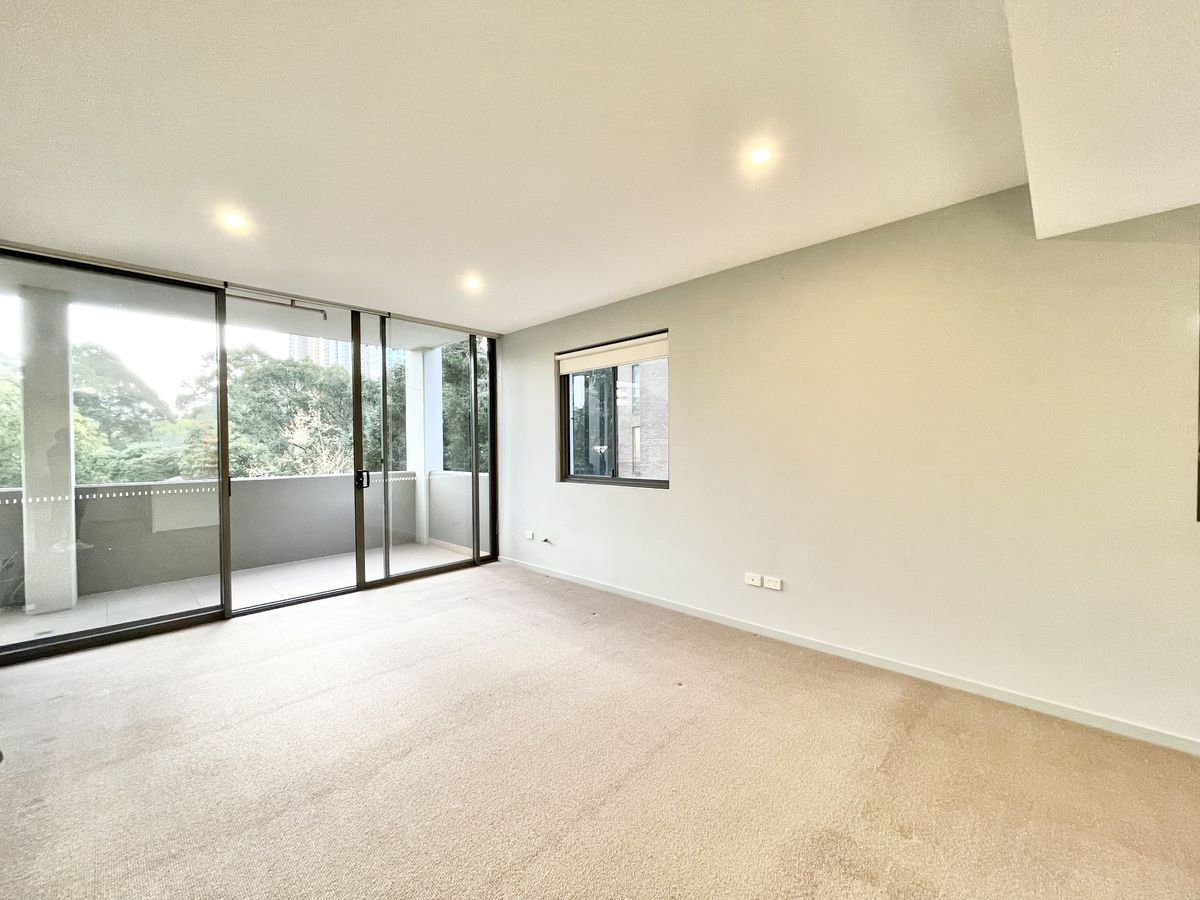 302 / 33 Devonshire Street, Chat...