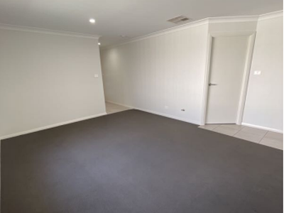 4 Graza Avenue, Dubbo