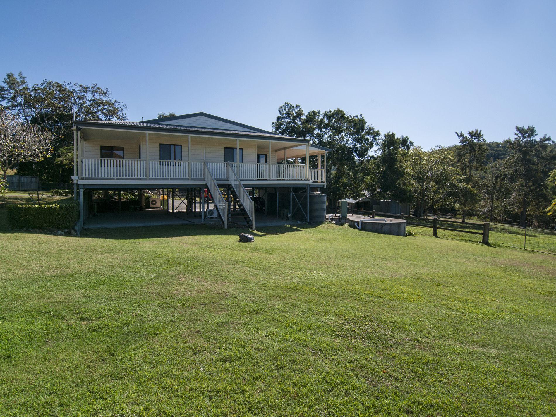 8 DALGLEISH ROAD, Ormeau Hills