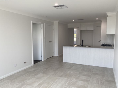 25 Wollomombi Parade, Dubbo