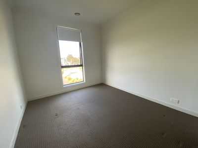 6 Nostrand Walk, Point Cook