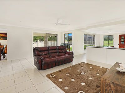 1 Rungert Court, Mooloolah Valley