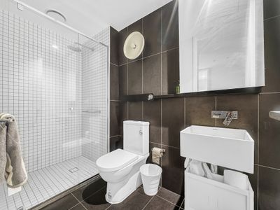 2302 / 81 A'BECKETT STREET, Melbourne