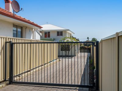 51A Smiths Avenue, Redcliffe