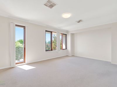 43 Lakeside Parade, Jordan Springs