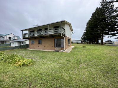 2 Beach Road, Beachport