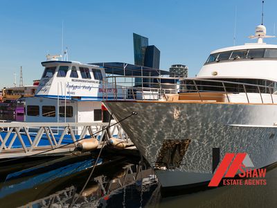 2D / 8 Waterside Place, Docklands
