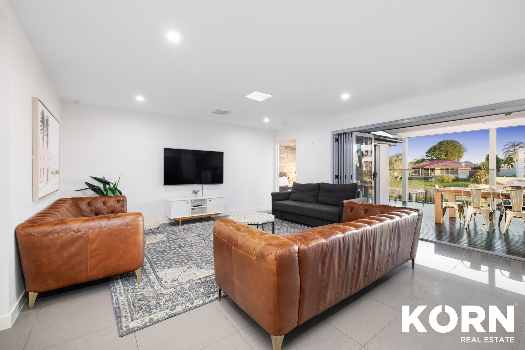 26 Coobowie Street, Broadbeach Waters