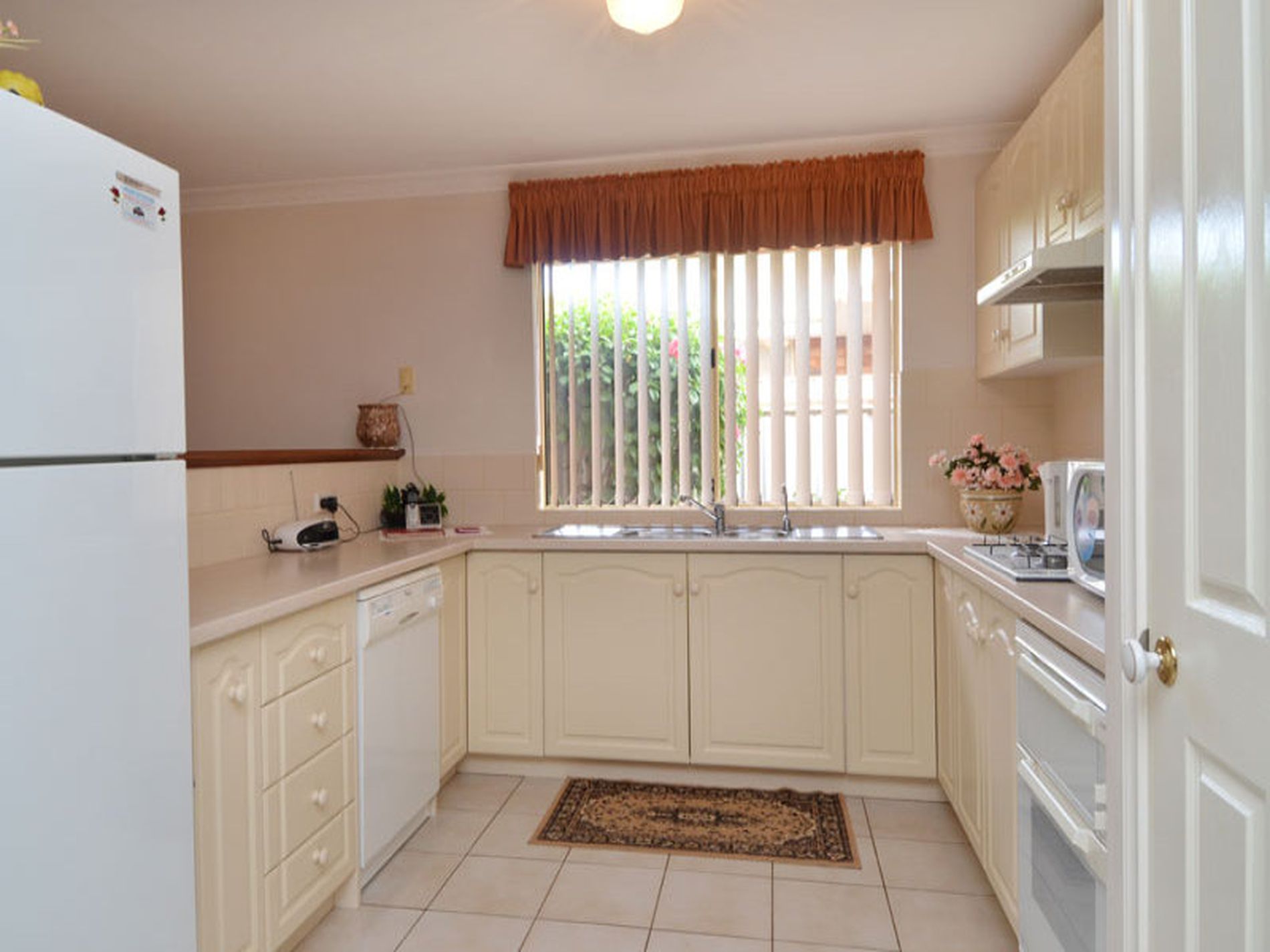 2 / 14 Frank Street, Kalgoorlie