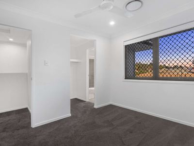 10 / 15 Waratah Way, Morayfield