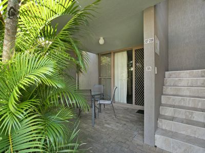 205 / 24 Lake Weyba Drive, Noosaville